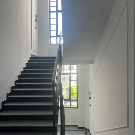 Z Antresola W Centrum Lodzi Апартаменты Лодзь