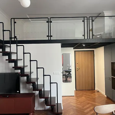 Z Antresola W Centrum Lodzi Апартаменты *